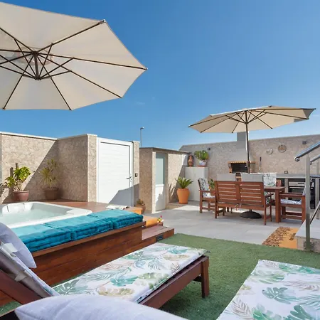 Casa Kentia