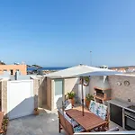 Casa Kentia